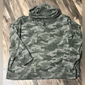 Maurices Women's Green Camo Sweater